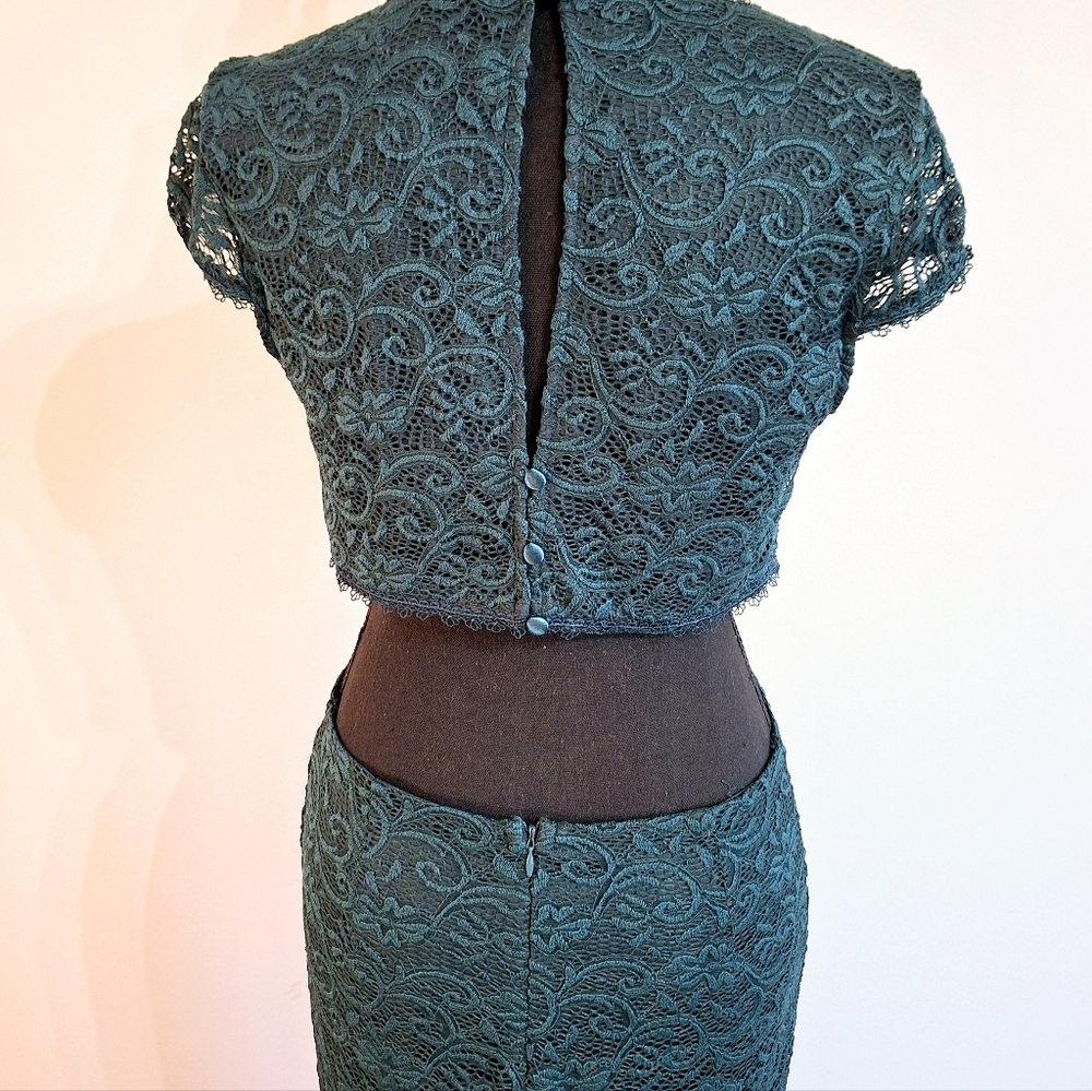 🌿SOLD🌿Lulu's Lovely Allure Deep Teal Lace Gown - Picture 6 of 10